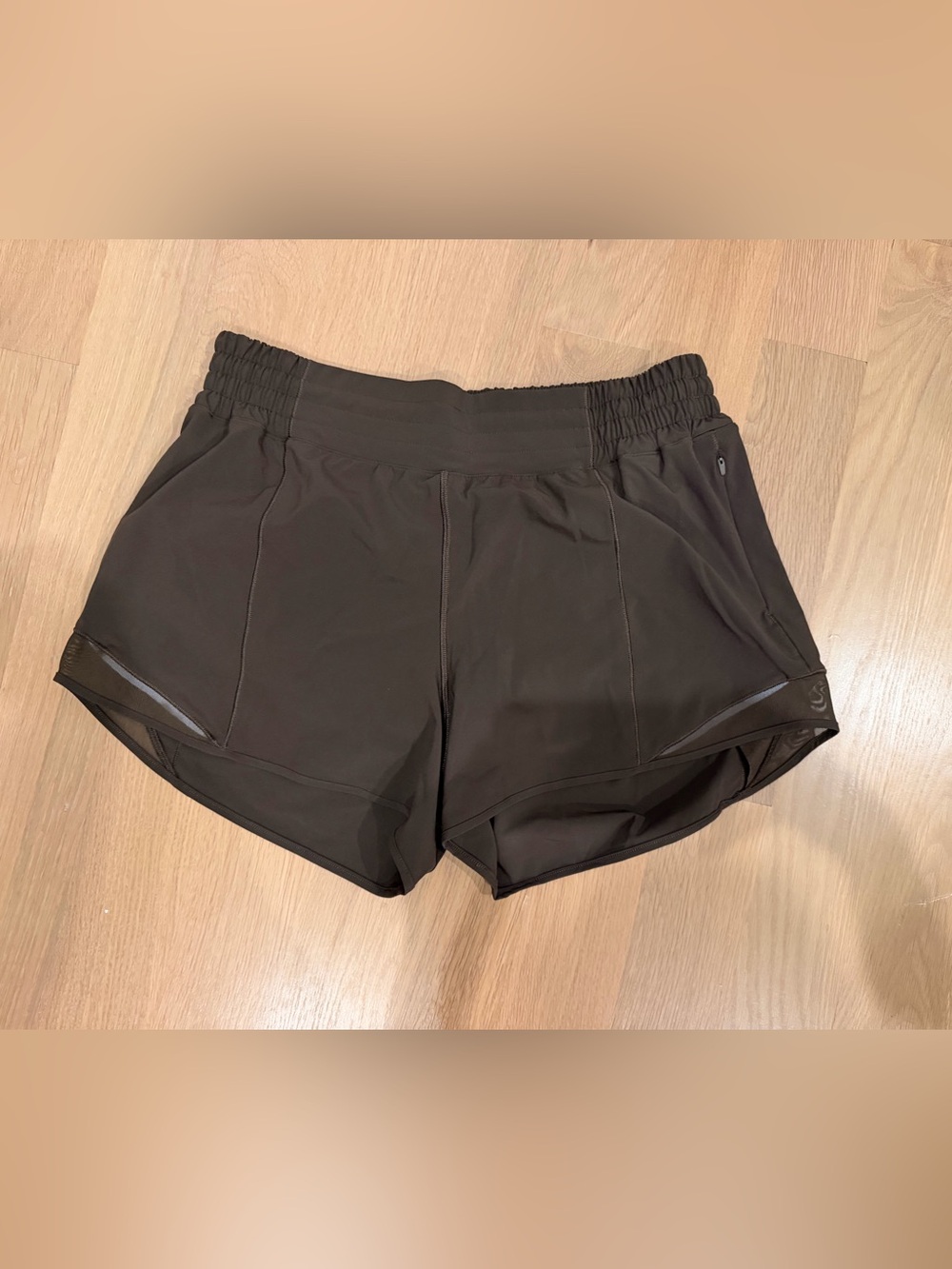Lululemon NWT Hotty Hot Shorts 4" Size 10 Walnut Crunch